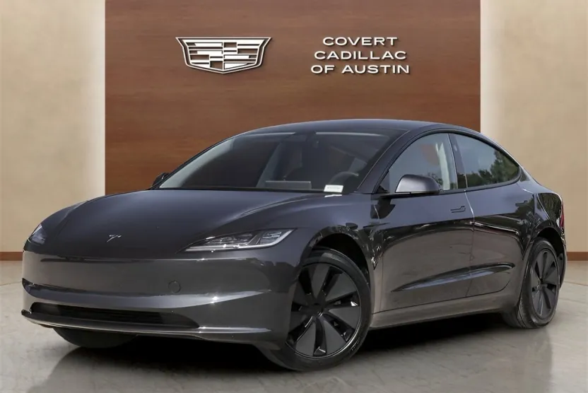 2025 Tesla Model 3 Long Range photo 1