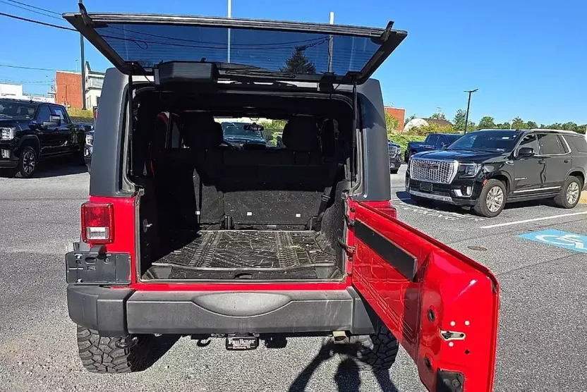 2016 Jeep Wrangler Unlimited Sport photo 1