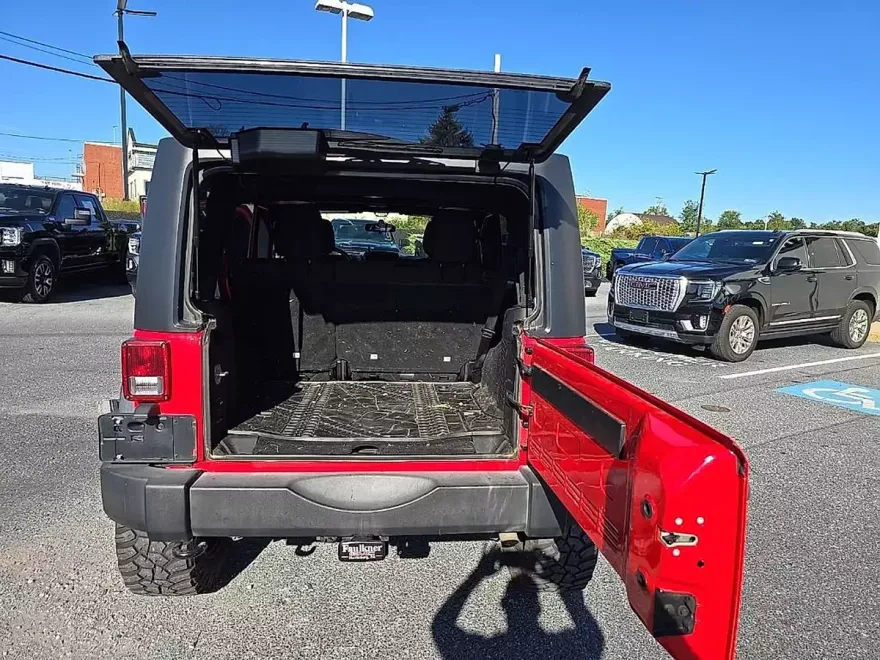 2016 Jeep Wrangler Unlimited Sport photo 1
