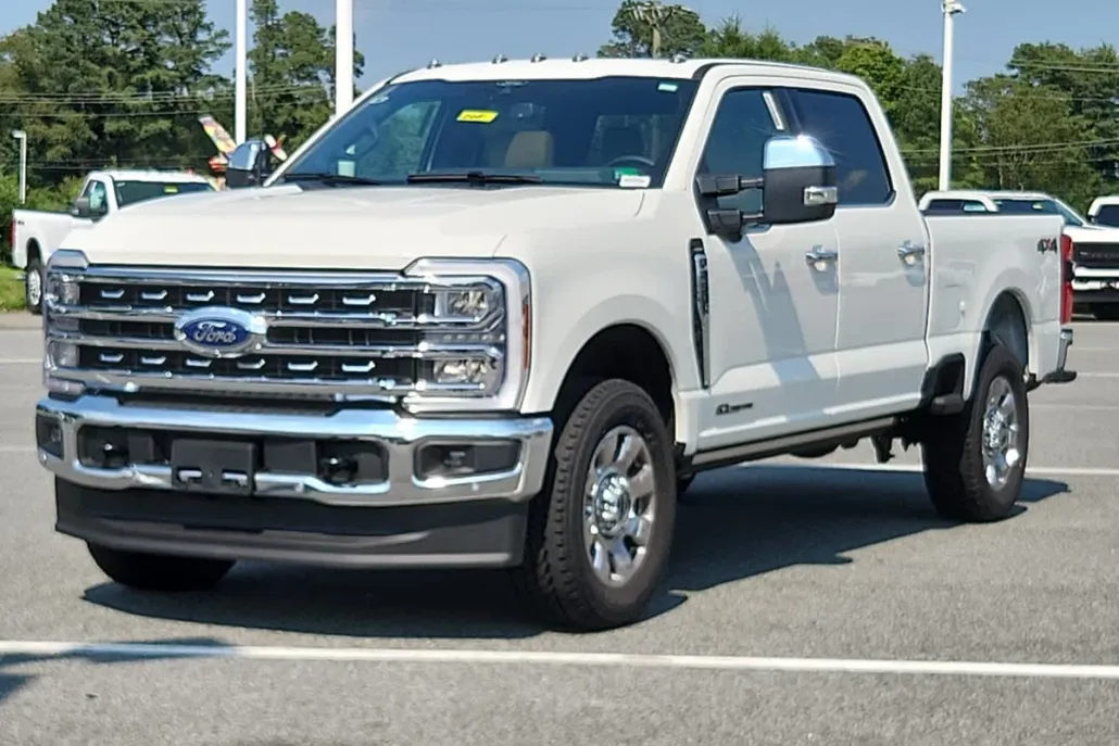 2025 Ford F-250 Lariat photo 1