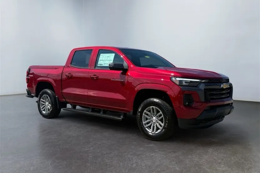 2026 Chevrolet Colorado LT photo 1