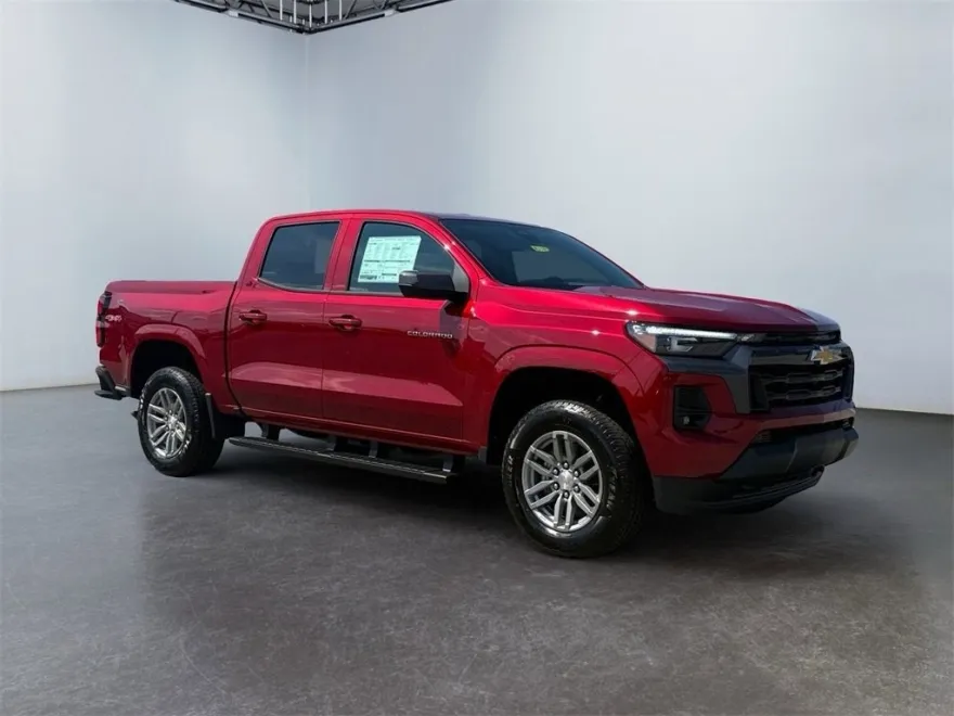 2026 Chevrolet Colorado LT photo 1