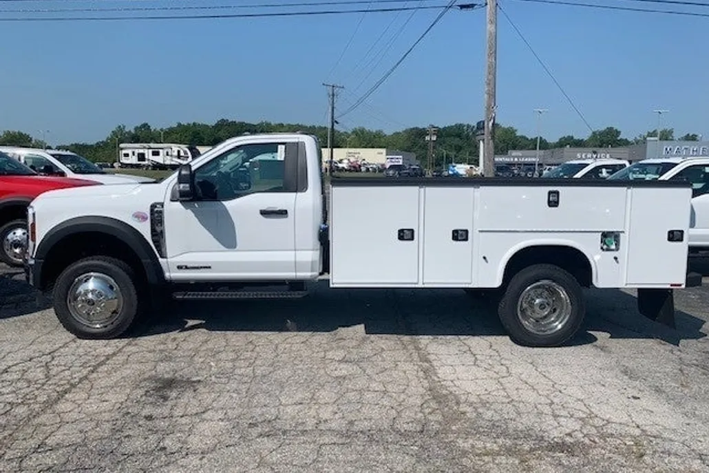 2024 Ford F-450 XL photo 1