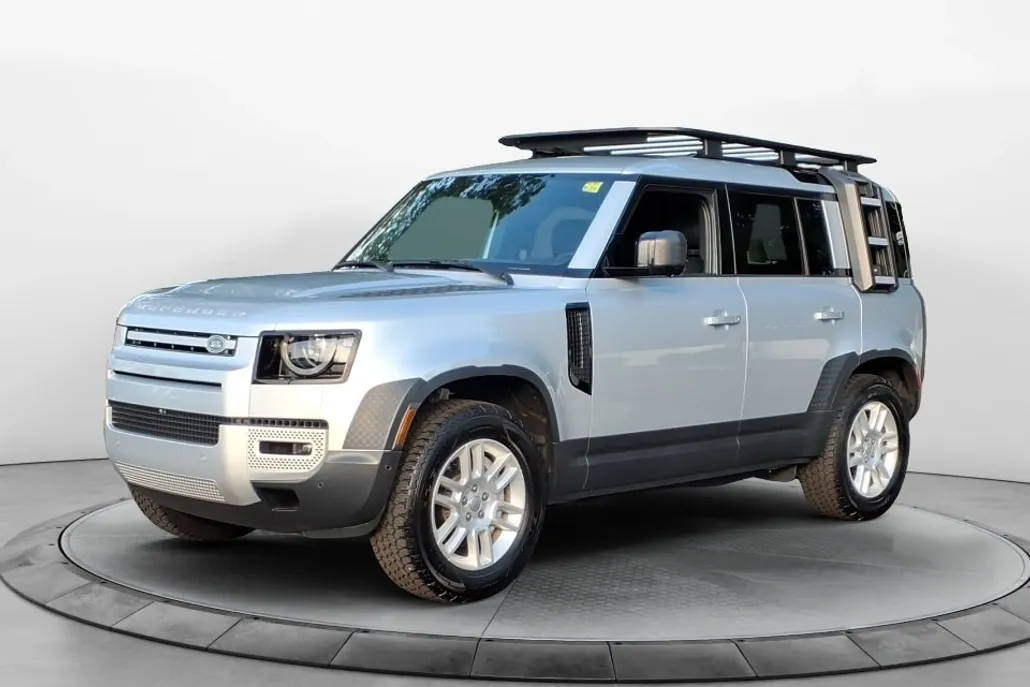 2024 Land Rover Defender 110 S photo 1