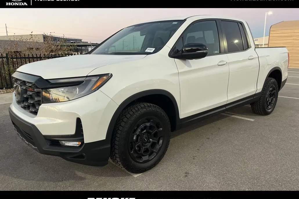 2025 Honda Ridgeline TrailSport photo 1