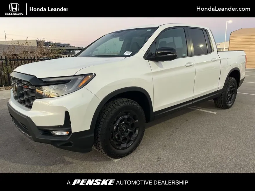 2025 Honda Ridgeline TrailSport photo 1