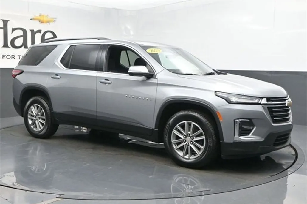2023 Chevrolet Traverse Cloth 1LT photo 1
