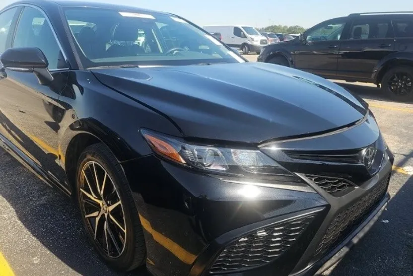 2024 Toyota Camry SE photo 1
