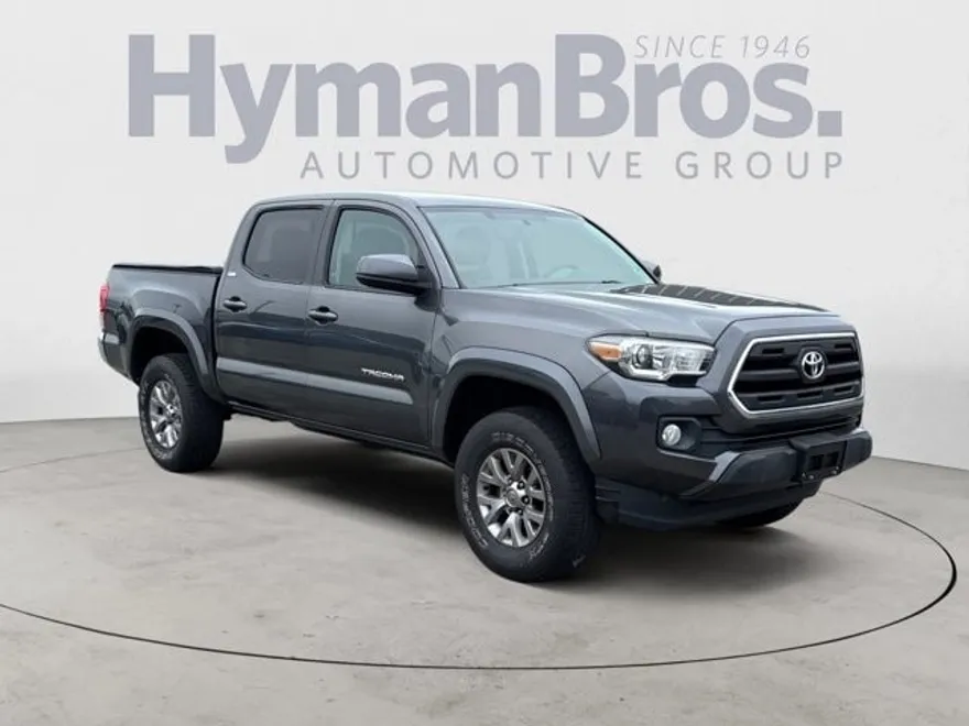 2016 Toyota Tacoma SR5 photo 1