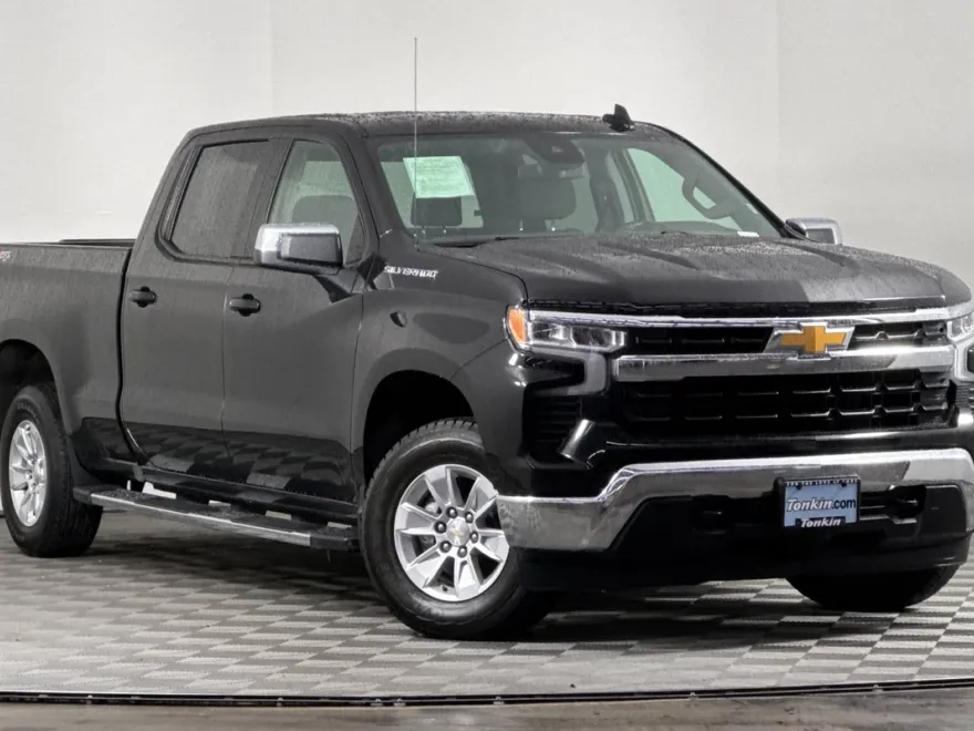 2024 Chevrolet Silverado 1500 LT photo 1