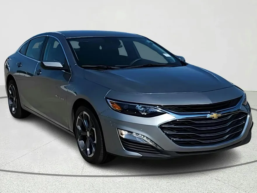 2024 Chevrolet Malibu 1LT photo 1