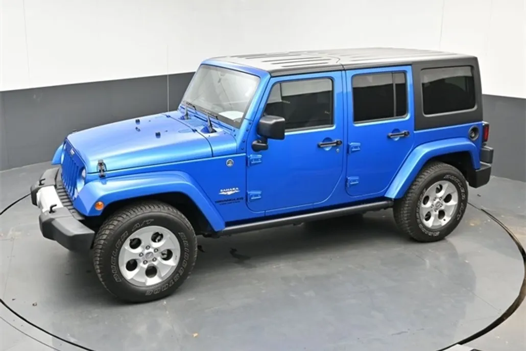 2015 Jeep Wrangler Unlimited Sahara photo 1