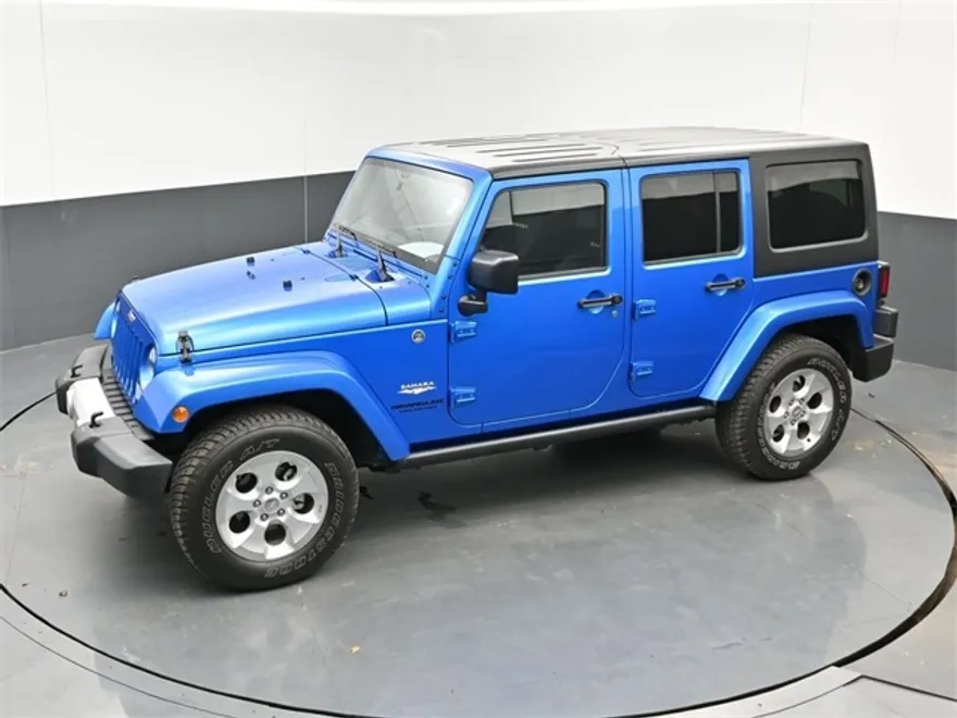 2015 Jeep Wrangler Unlimited Sahara photo 1