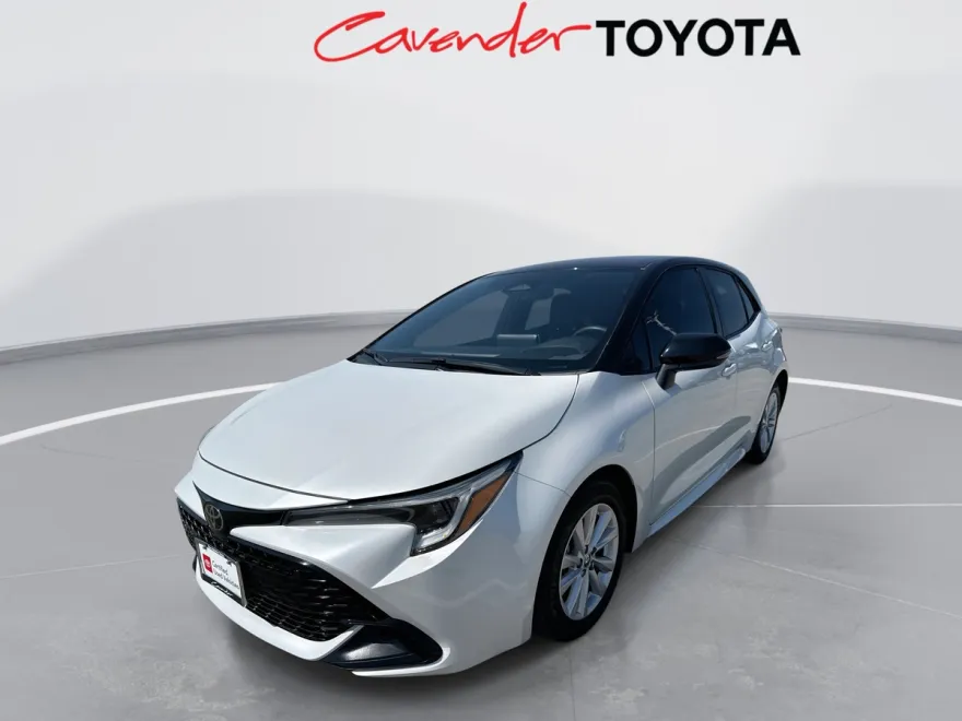 2023 Toyota Corolla SE photo 1