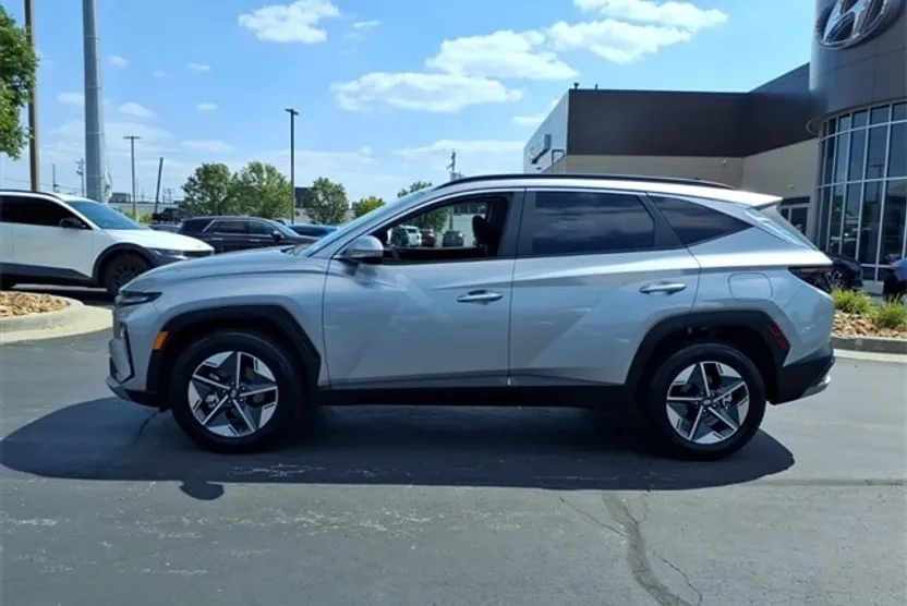 2025 Hyundai Tucson SEL Convenience photo 1
