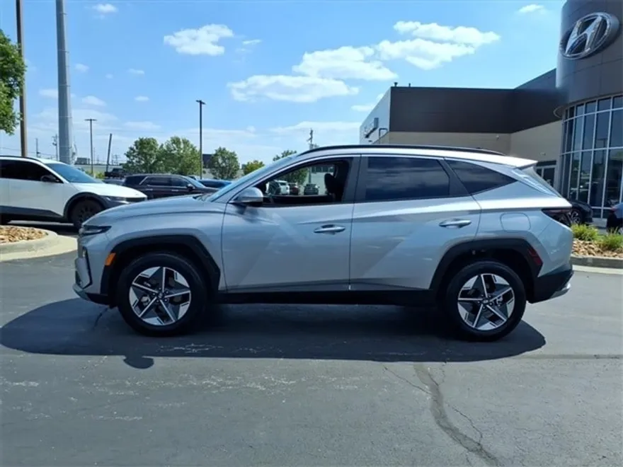 2025 Hyundai Tucson SEL Convenience photo 1