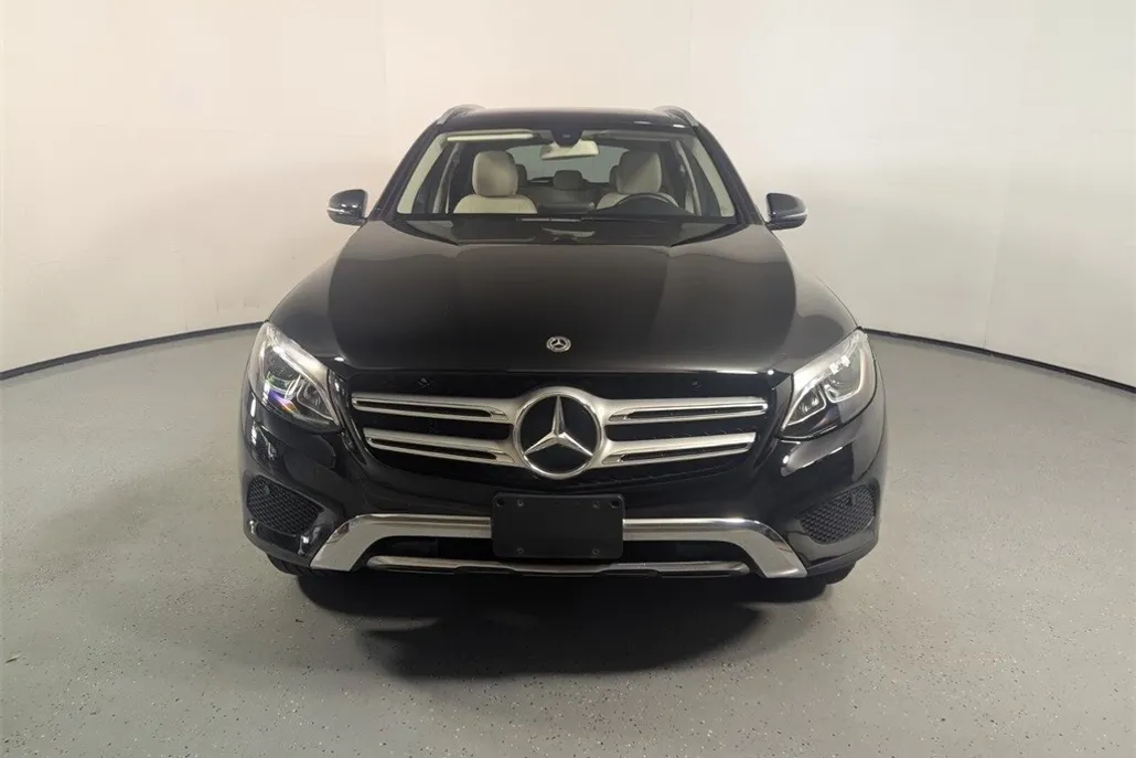 2019 Mercedes Benz GLC 300 photo 1