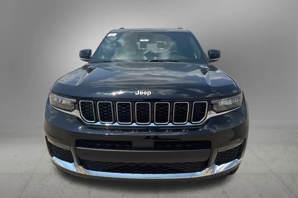2025 Jeep Grand Cherokee Limited photo 1