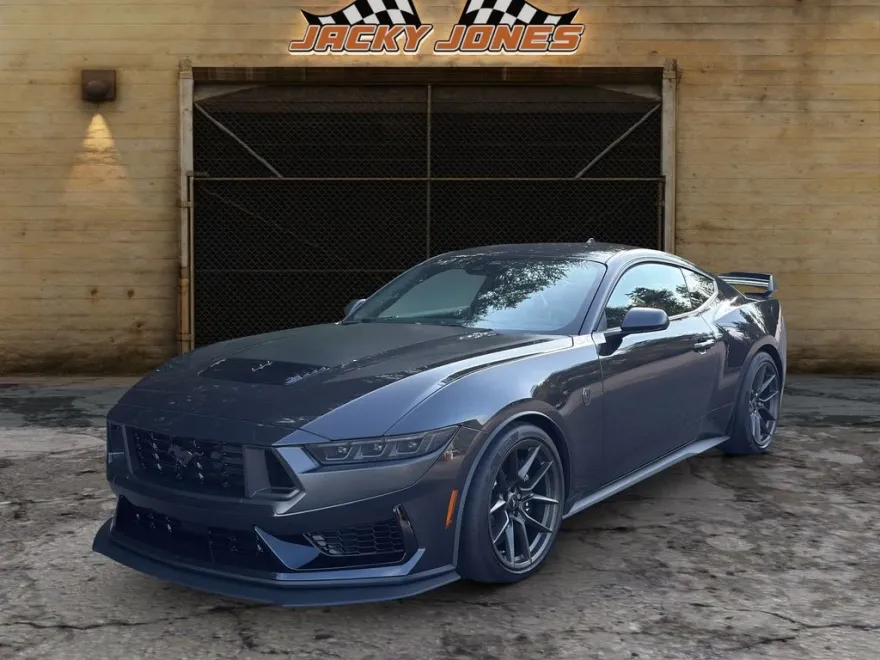 2024 Ford Mustang Dark Horse photo 1