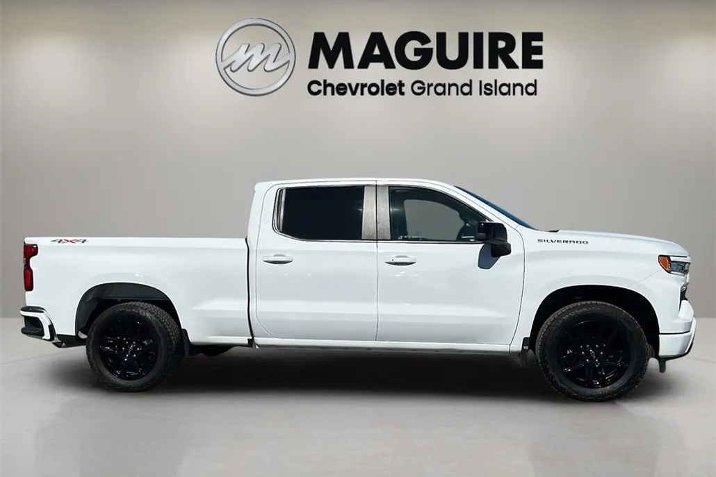 2024 Chevrolet Silverado 1500 RST photo 1
