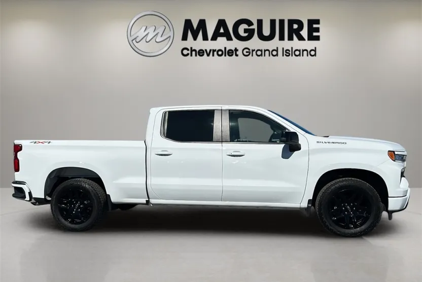 2024 Chevrolet Silverado 1500 RST photo 1