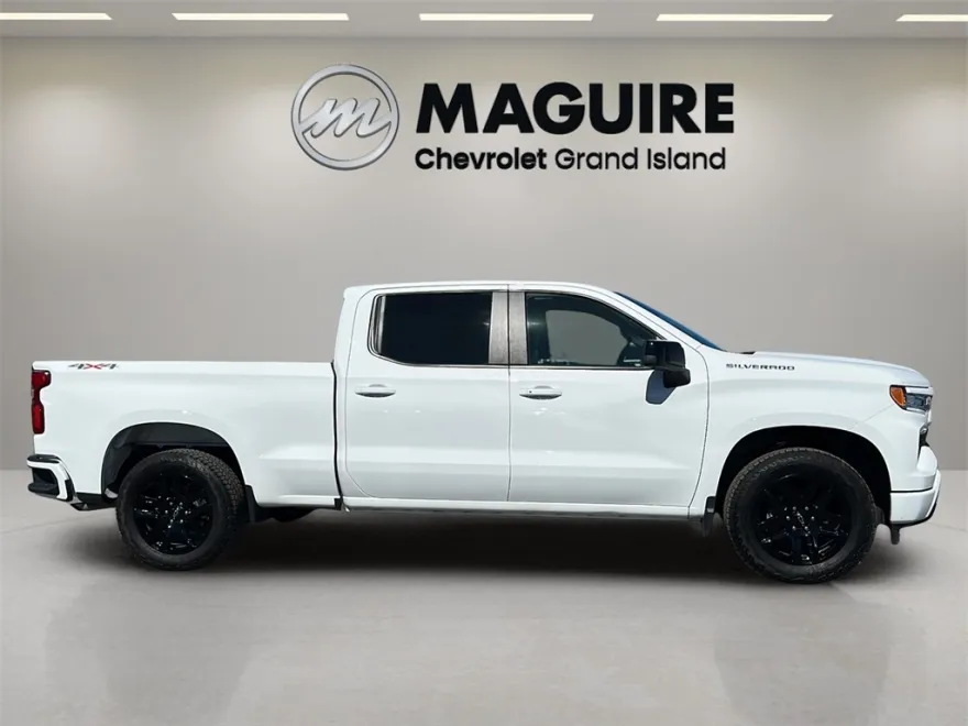 2024 Chevrolet Silverado 1500 RST photo 1