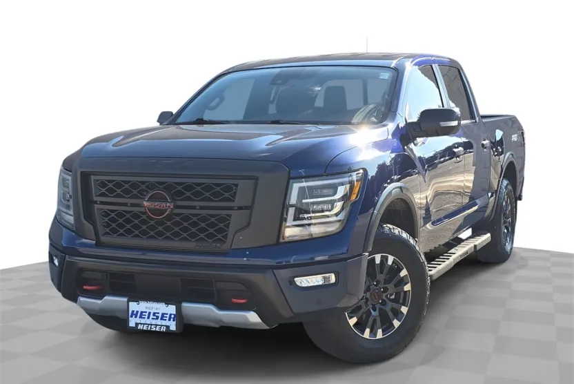 2023 Nissan Titan PRO-4X photo 1