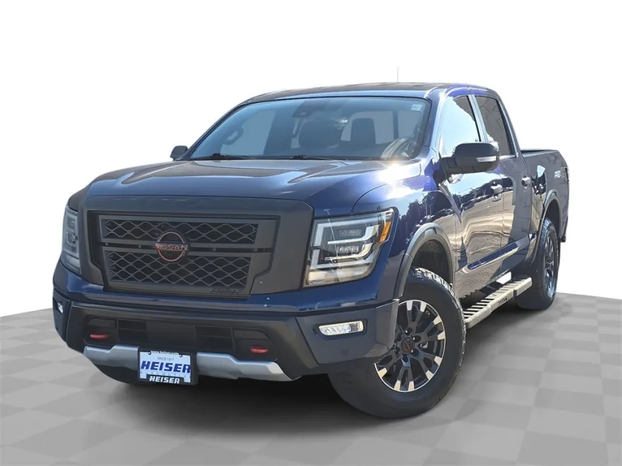 2023 Nissan Titan PRO-4X photo 1