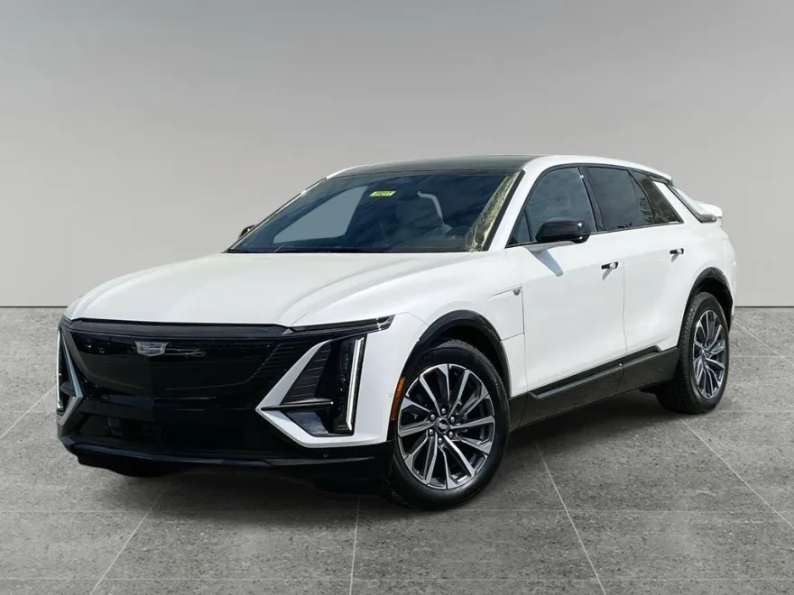 2025 Cadillac Lyriq Sport photo 1