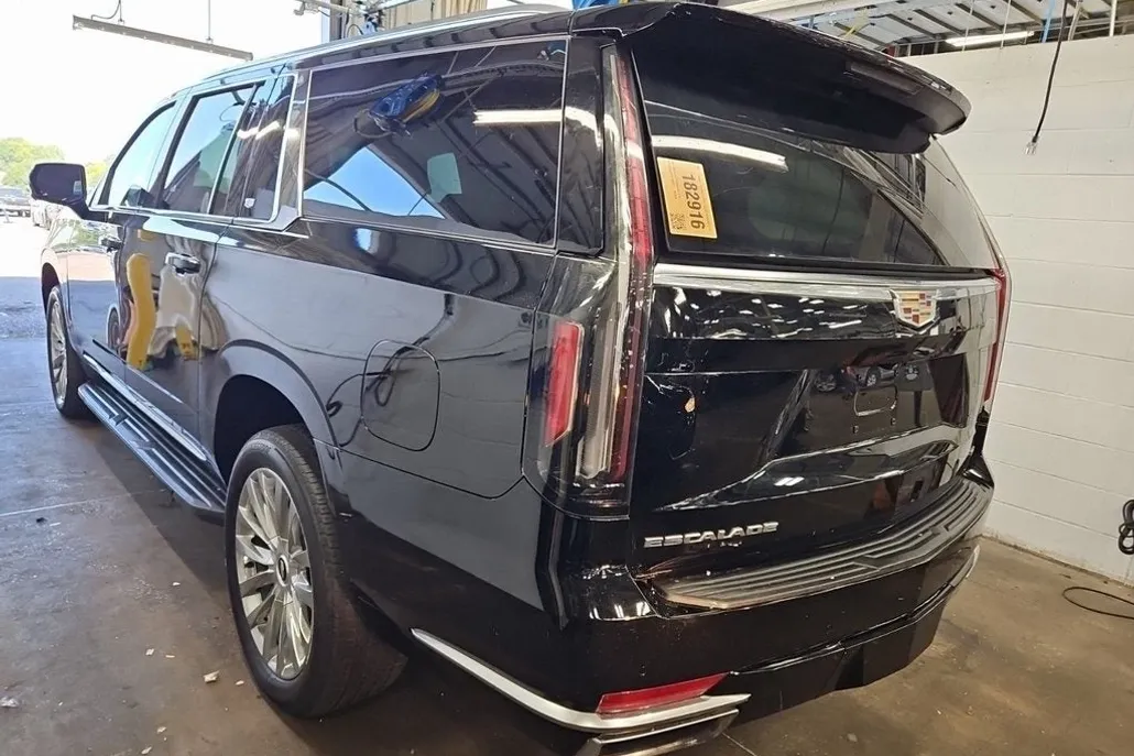 2021 Cadillac Escalade ESV Premium Luxury photo 1