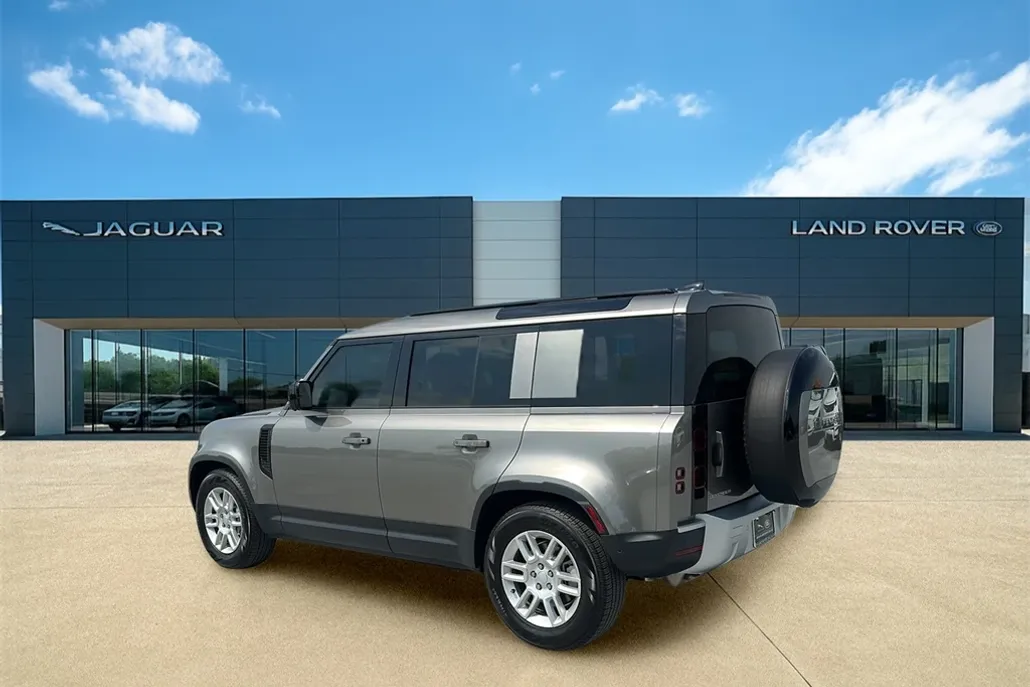 2025 Land Rover Defender 110 S photo 1