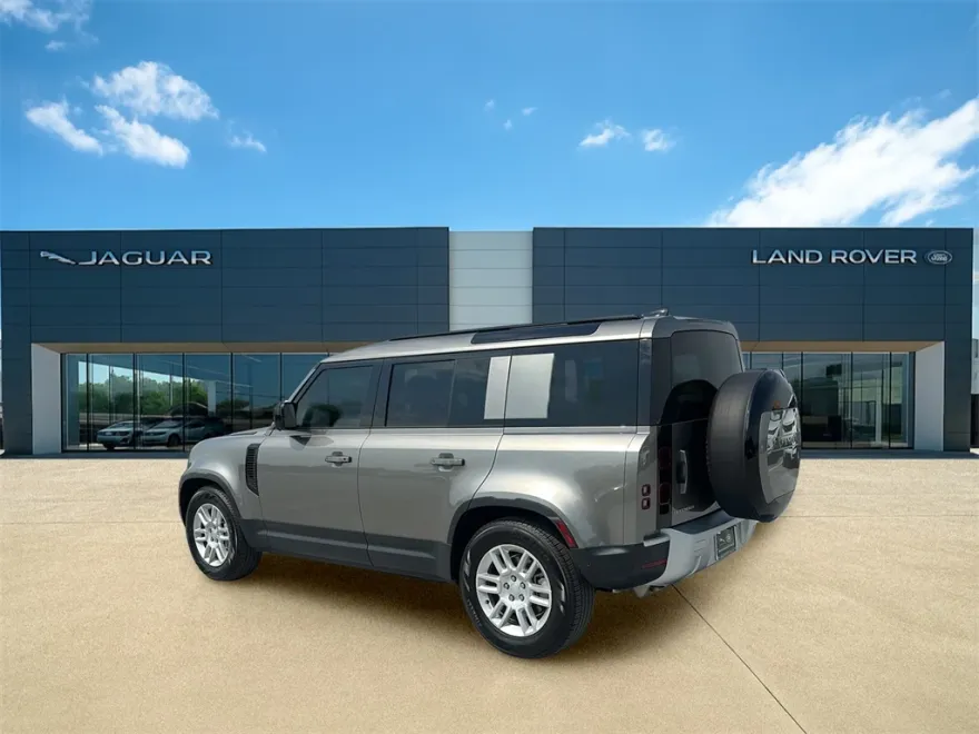 2025 Land Rover Defender 110 S photo 1