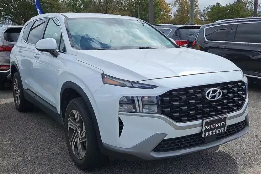 2022 Hyundai Santa Fe SE photo 1