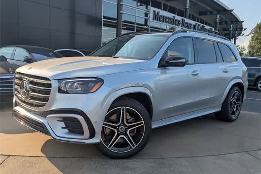 2025 Mercedes Benz GLS 450 4MATIC photo 1