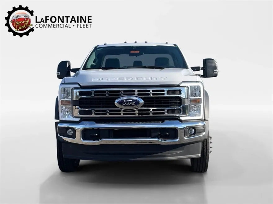 2024 Ford F-550 photo 2
