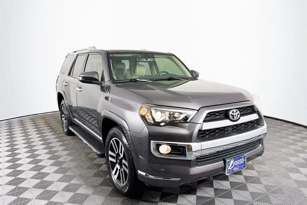 2016 Toyota 4Runner Limited photo 1
