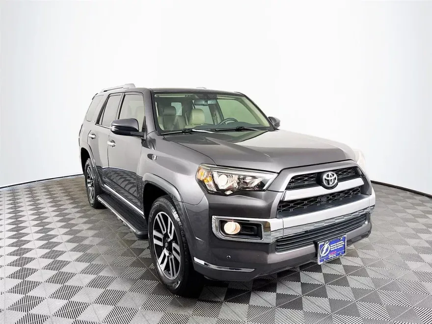 2016 Toyota 4Runner Limited photo 1