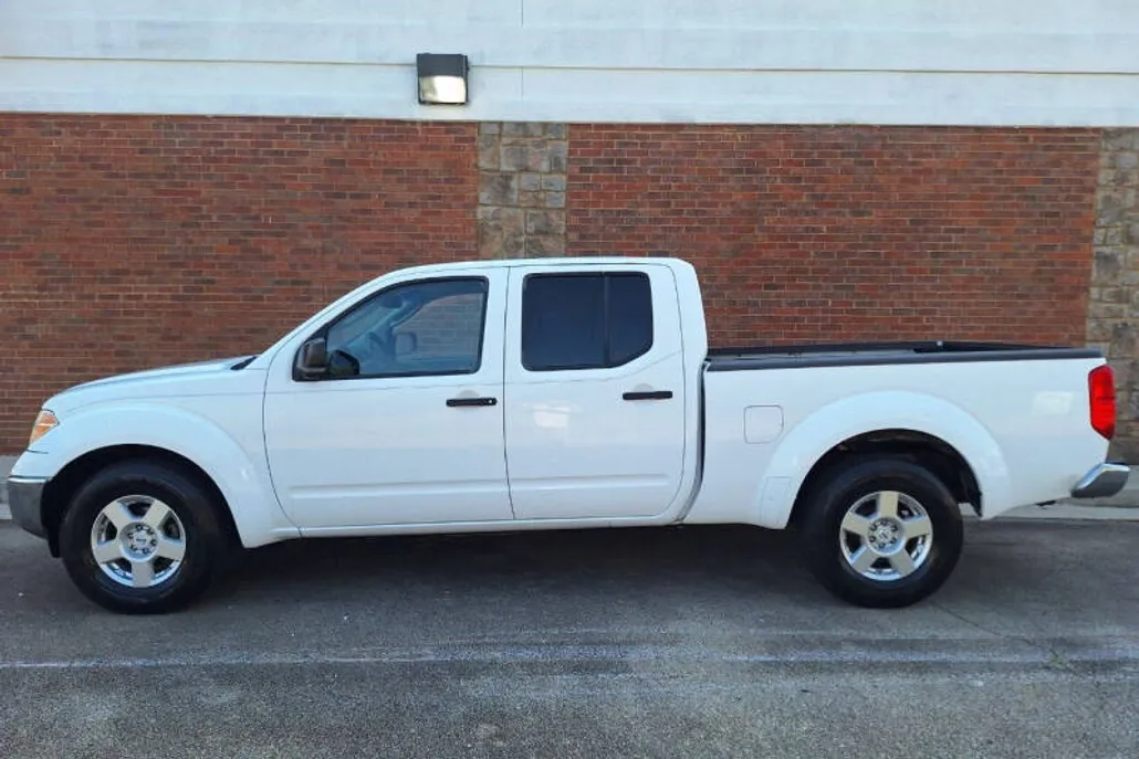 2008 Nissan Frontier SE photo 1