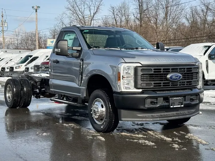2024 Ford F-350 XL photo 1