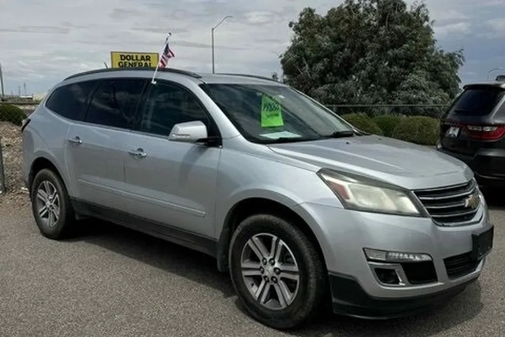 2017 Chevrolet Traverse 1LT photo 1