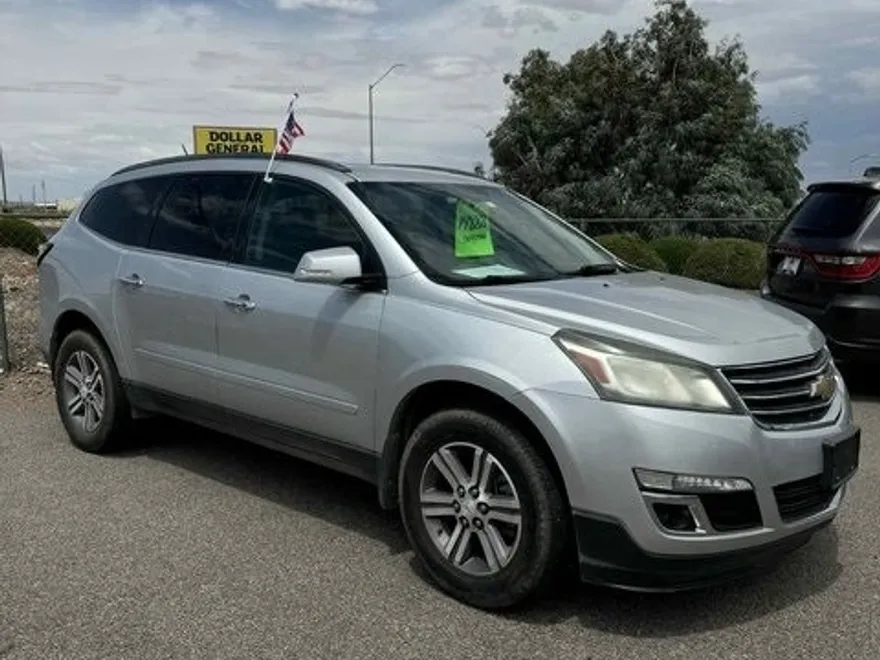 2017 Chevrolet Traverse 1LT photo 1