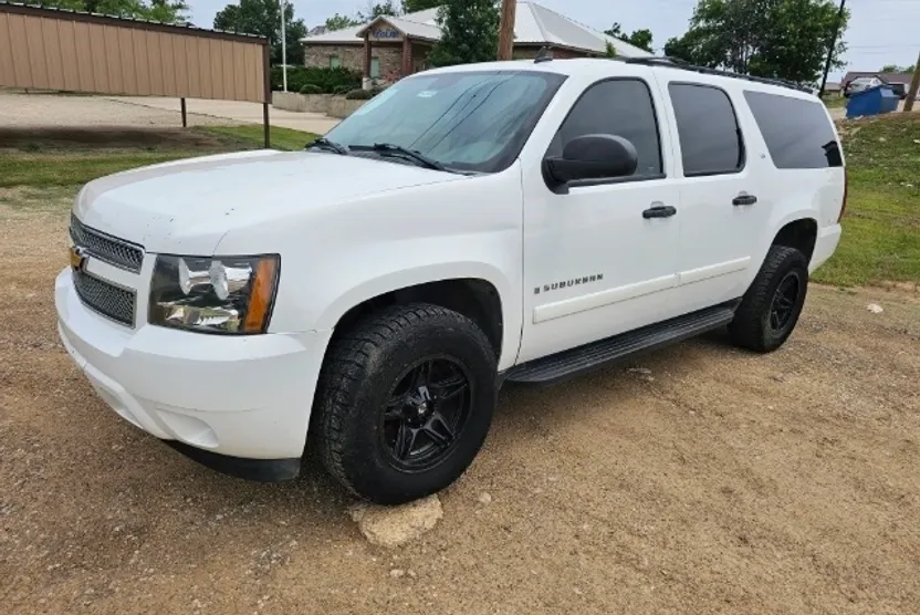 2007 Chevrolet Suburban 1500 LS photo 1