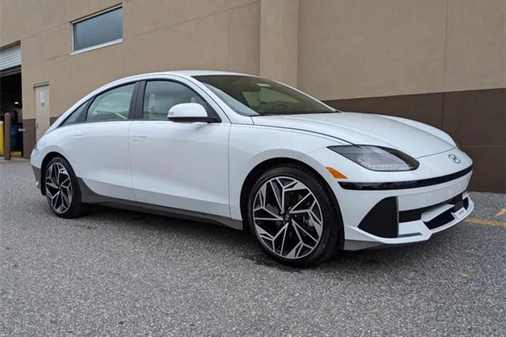 2025 Hyundai Ioniq 6 SEL photo 1