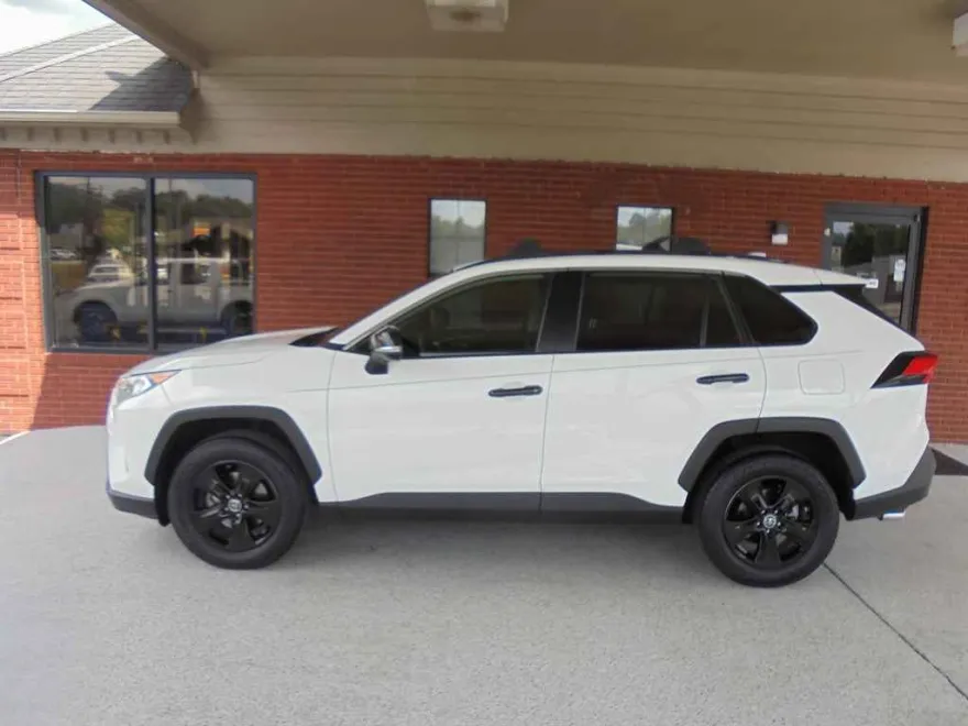 2019 Toyota RAV4 Premium XLE photo 1