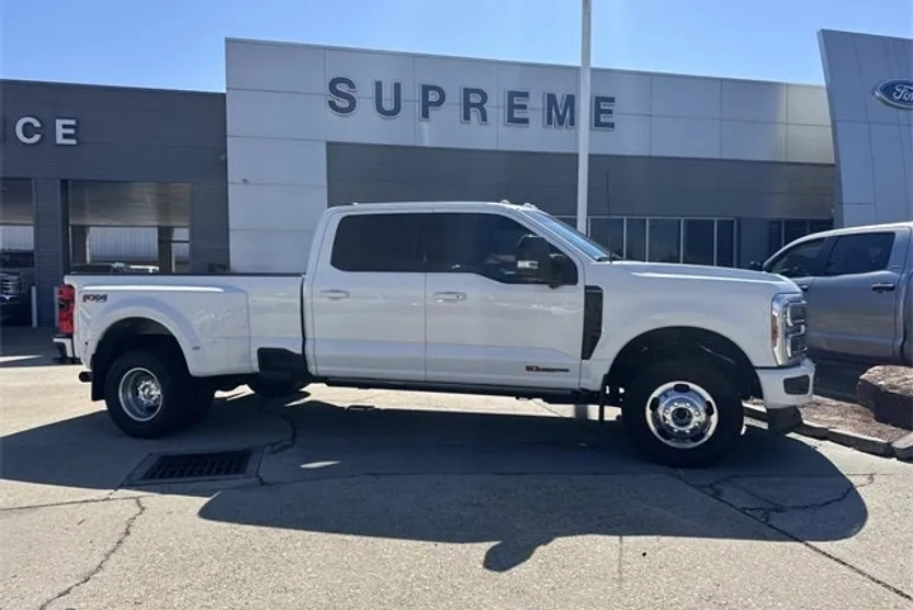 2025 Ford F-350 photo 1