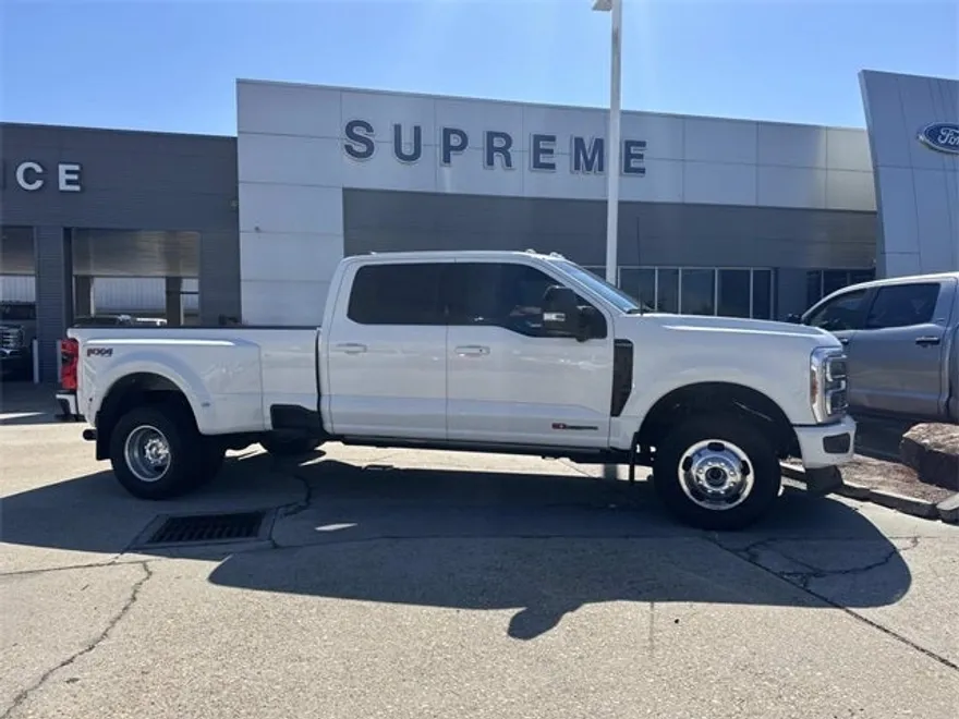 2025 Ford F-350 photo 1