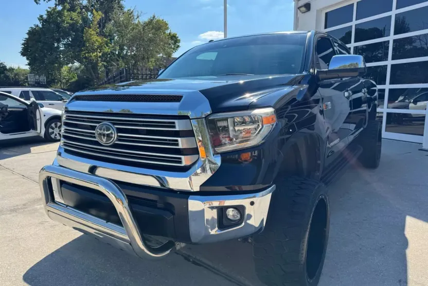 2019 Toyota Tundra CrewMax Limited photo 1