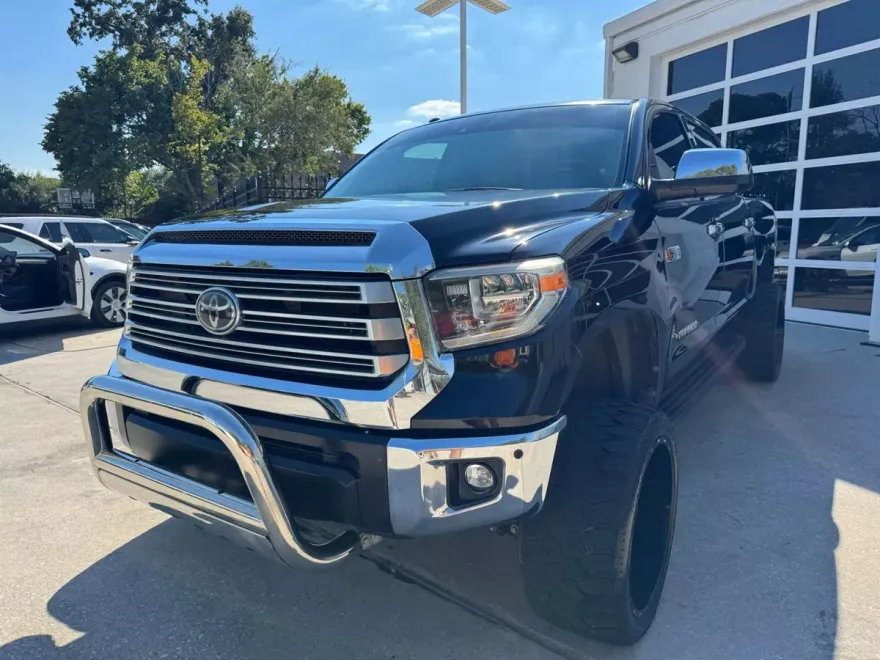 2019 Toyota Tundra CrewMax Limited photo 1