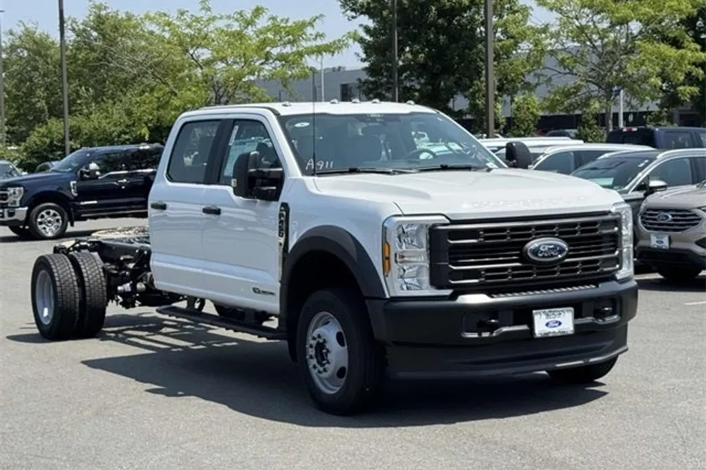 2025 Ford F-450 photo 1