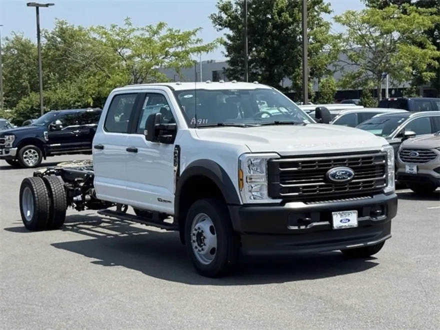 2025 Ford F-450 photo 1